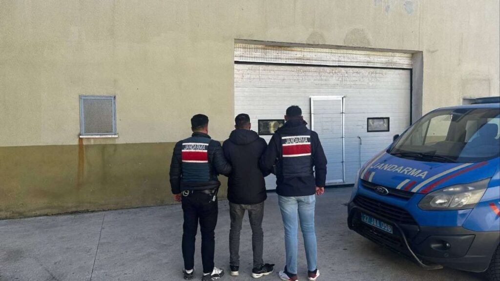 gaziantepte 25 yil cezasi bulunan firari yakalandi pMnRWrkZ