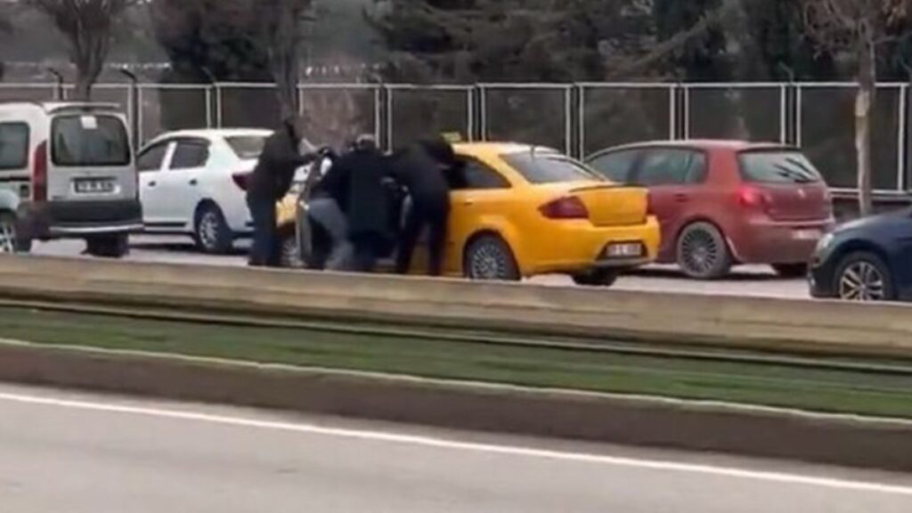 gaziantepte taksiciye aracinda meydan dayagi sTmOEvSZ