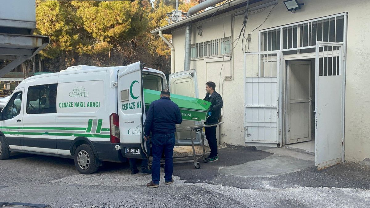 gaziantepte tartistigi kiz kardeslerini tabancayla vurdu 1 olu 0 AAtJz6Qi