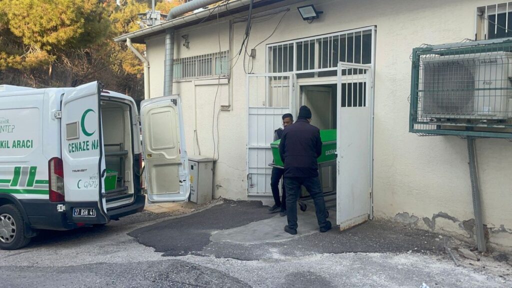 gaziantepte tartistigi kiz kardeslerini tabancayla vurdu 1 olu ywra91J6