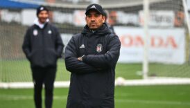 giovanni van bronckhorst uefada ise basladi 6YdVySx9
