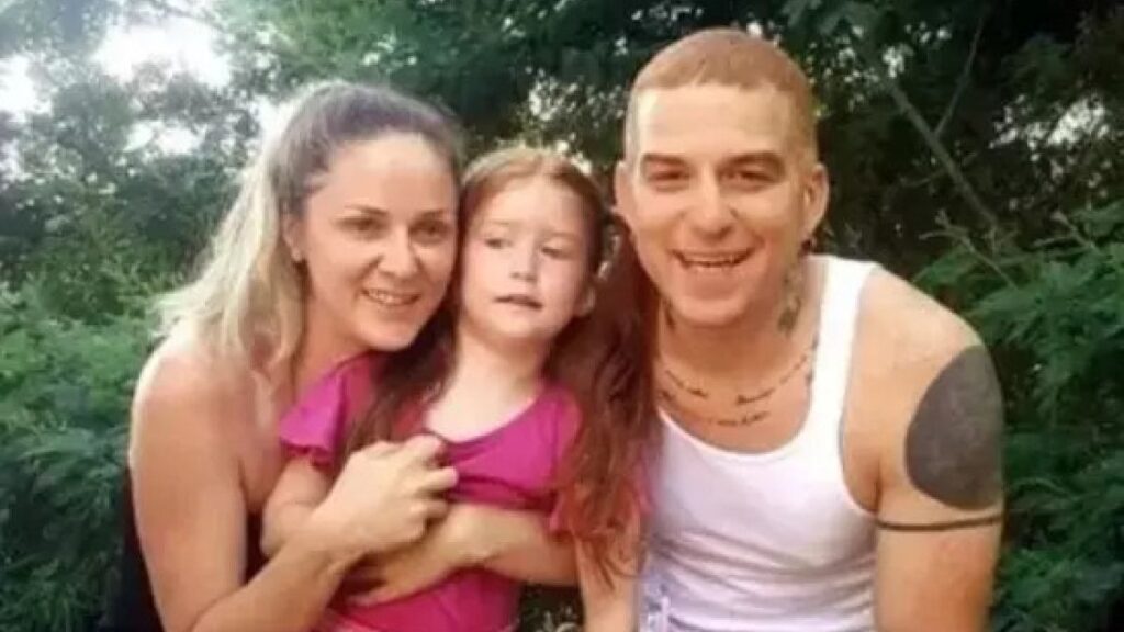 gokhan ozoguz 13 yillik esinden bosandi t4a1ZUS5