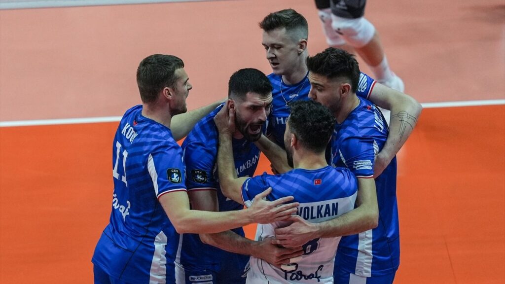 halkbank voleybol takiminda gozler galatasaray macinda H9DBEhdk