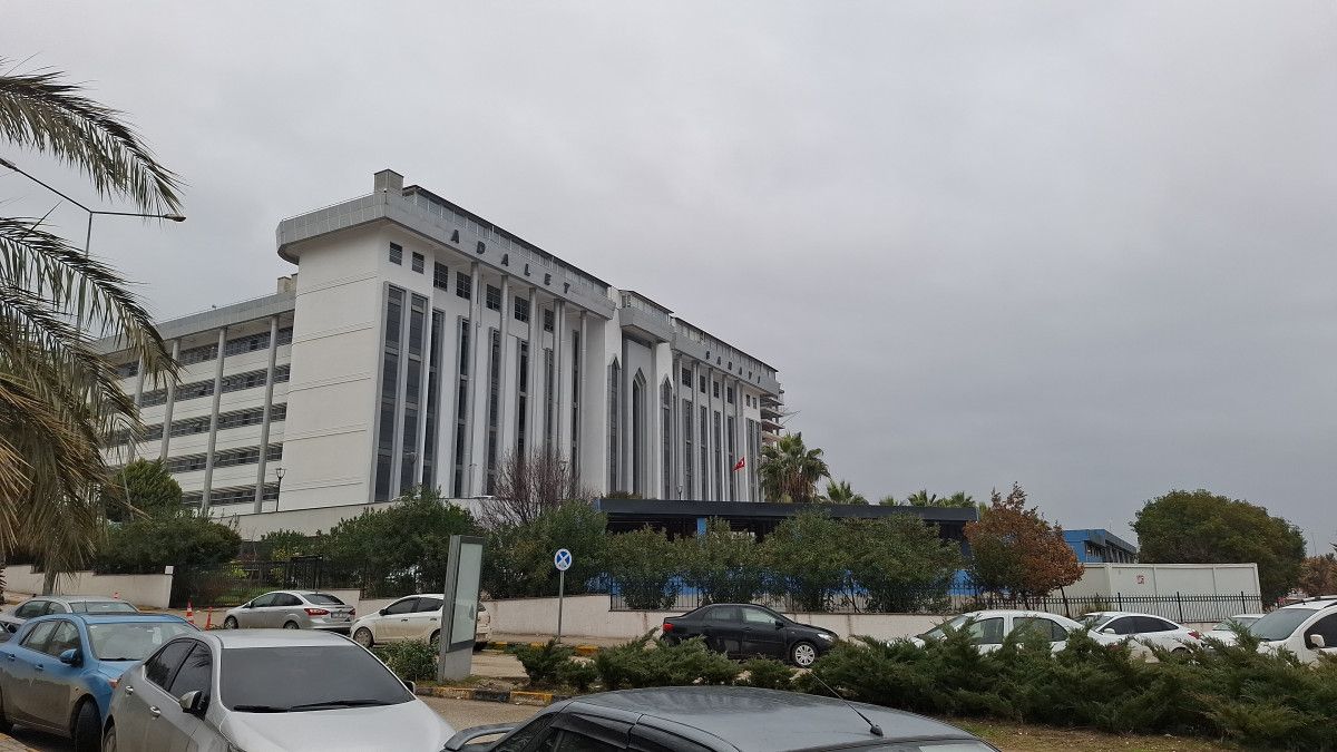 hatayda emekli ikramiyesiyle aldigi ev esi ve kizina mezar oldu 3 31gQ1BwA