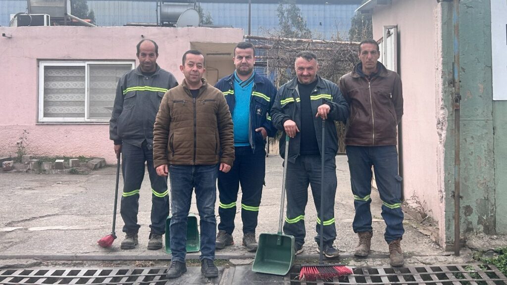 hatayda temizlik iscilerinin sosyal medya akimi paylasimi ilgi odagi oldu mMJjLjbE