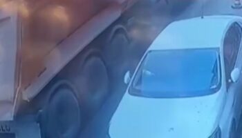 istanbul bagcilarda yasli adam kamyonun altinda kalarak can verdi DOEMJzFF