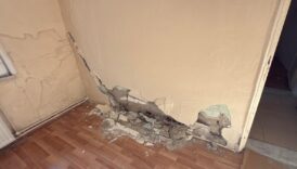istanbul kagithanede bir binada yanindaki insaat nedeniyle catlaklar olustu m8COhRH8