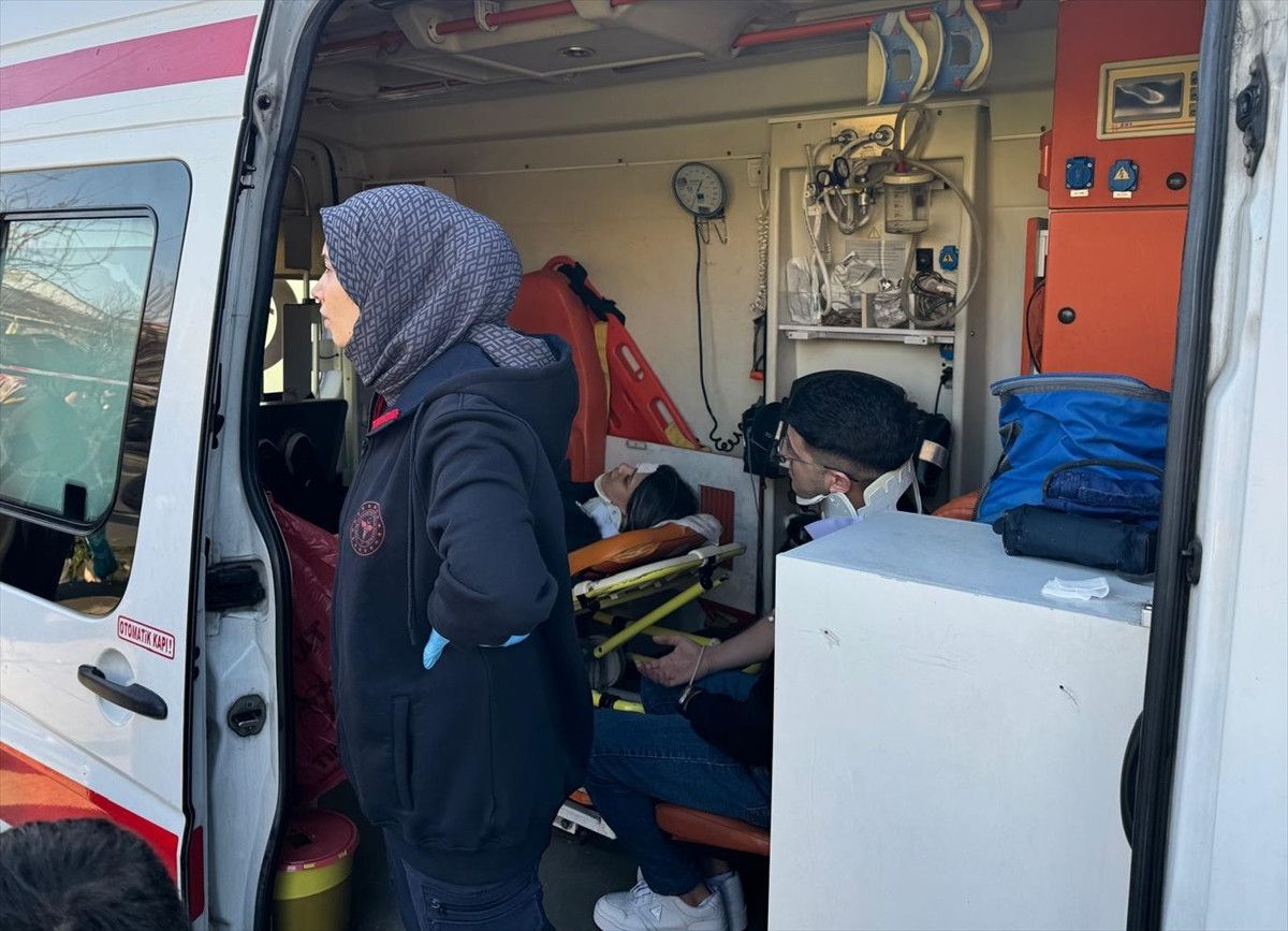 istanbulda 3 iett otobusu ayni cadde uzerine kaza yapti 1