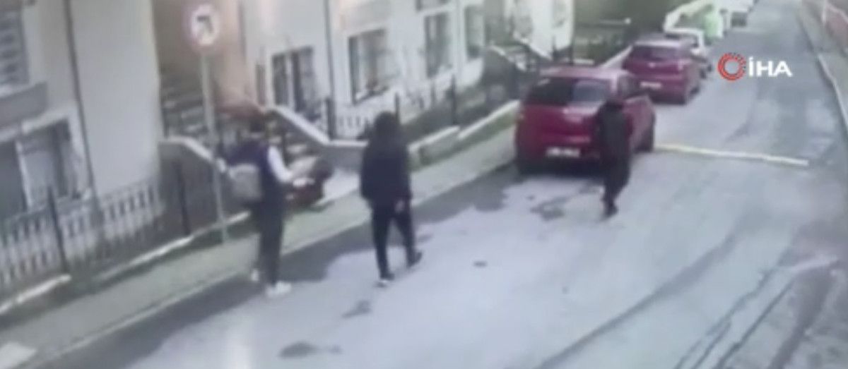 istanbulda hirsizlar apartmanin diyafonunu caldi 1 TXZEiepH