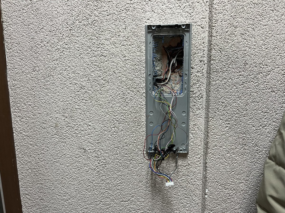 istanbulda hirsizlar apartmanin diyafonunu caldi 3 LYn1GDPA
