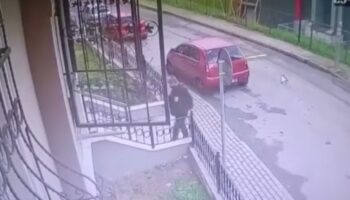 istanbulda hirsizlar apartmanin diyafonunu caldi vuKUBuIk