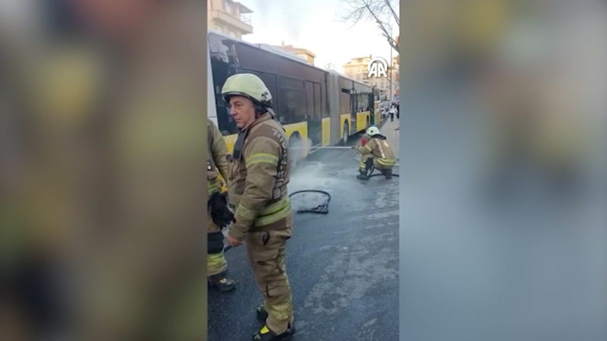 istanbulda iett otobusunden alevler yukseldi 0
