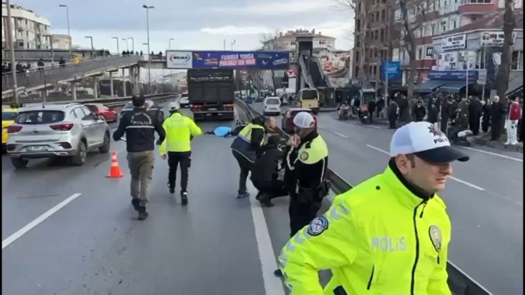 istanbulda motosiklet surucusunun aci olumu pOKggYBa