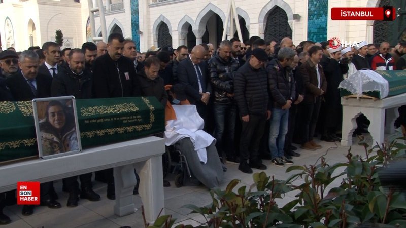 İstanbul'da vücudundaki kırıklara aldırmadı ailesinin cenazesine geldi 1 istanbulda vucudundaki kiriklara aldirmadi ailesinin cenazesine geldi RHeT91Cj