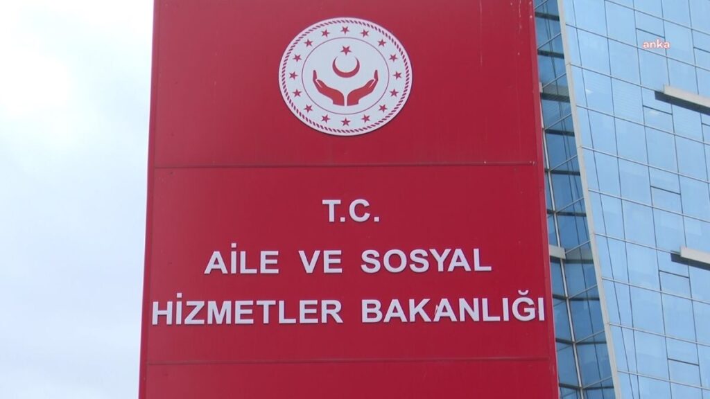 izmirde down sendromlu cocuga siddet uygulayan komsunun tutuklanmasi talebi GrBxcpk5