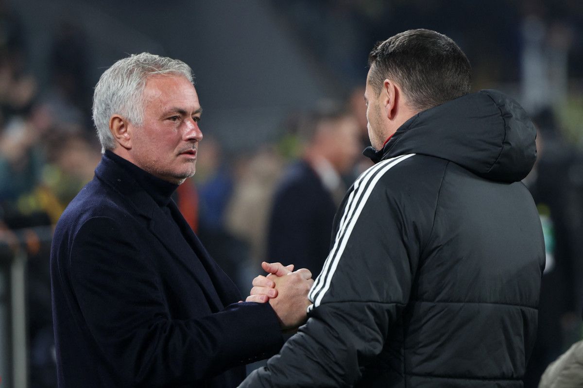 jose mourinho macta iki tane hatali kirmizi kart var 1 hdmLfItp