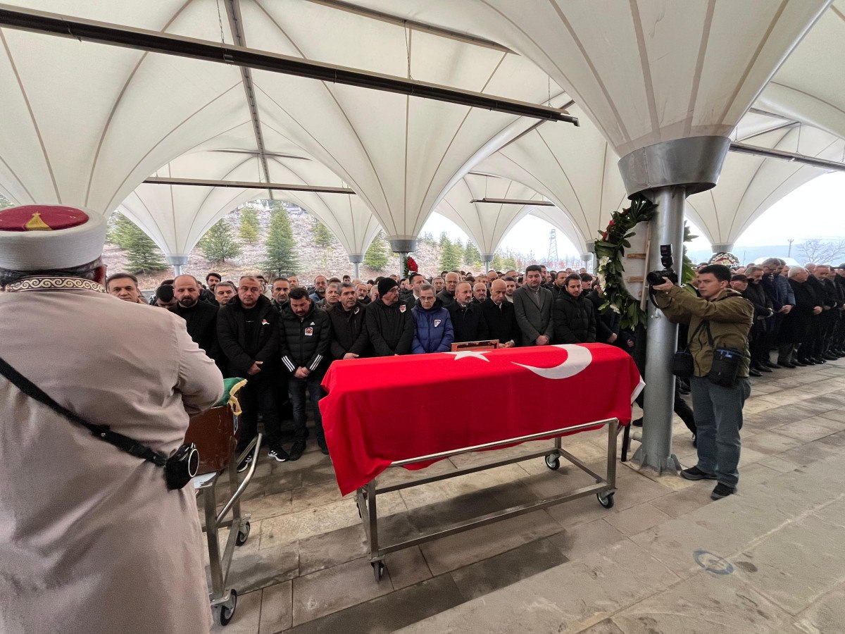 kartalkayadaki yanginda olen 2 arkadasla ilgili aci detay 2 wy2TMt96