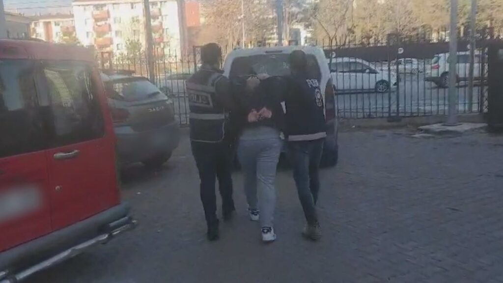 kayseride cocuga cinsel istismar sanigi yakalandi rriR8GXJ