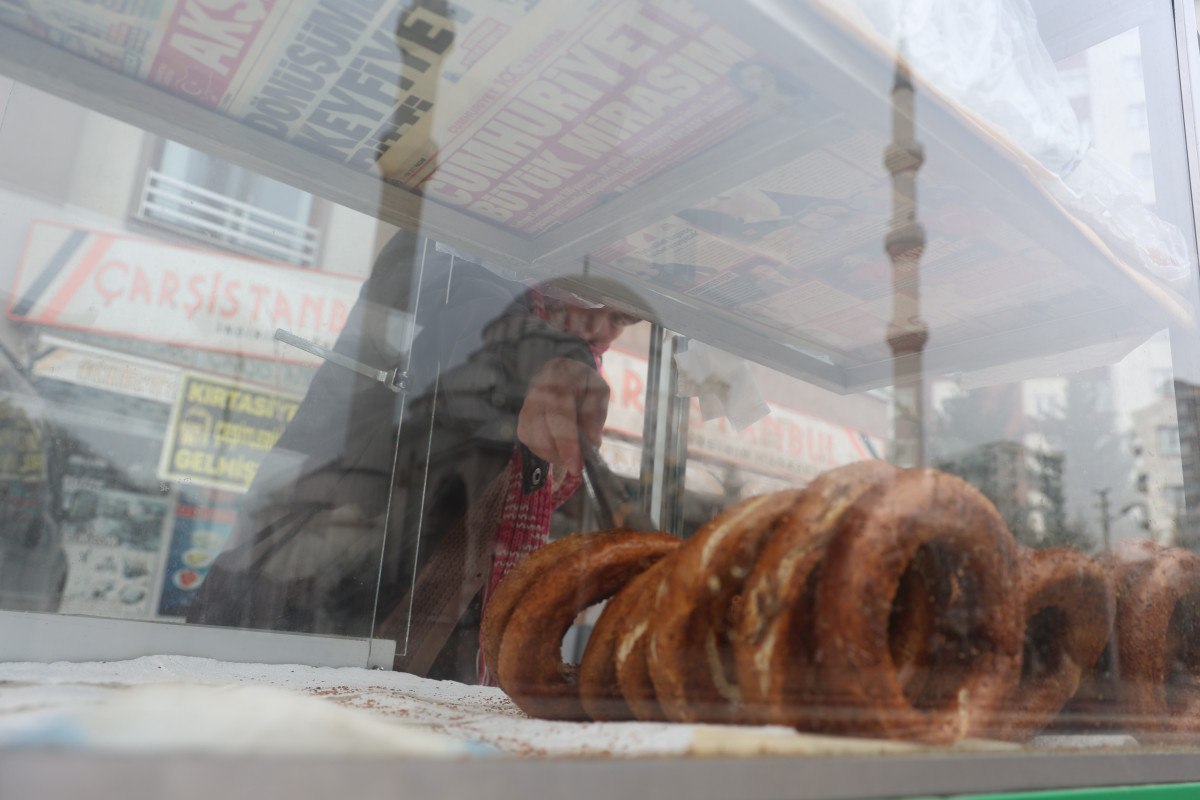 konyada 58 yasindaki kadin evin gecimine katki icin simit tezgahi acti 2