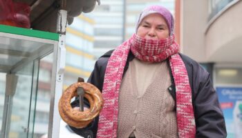 konyada 58 yasindaki kadin evin gecimine katki icin simit tezgahi acti 31n5eXvJ
