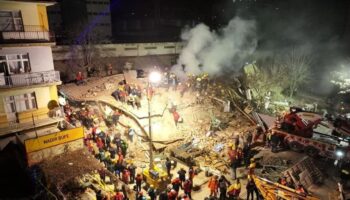 konyada coken binadakileri zillere basarak uyardi onlarca cani kurtardi wHMcP7Rx