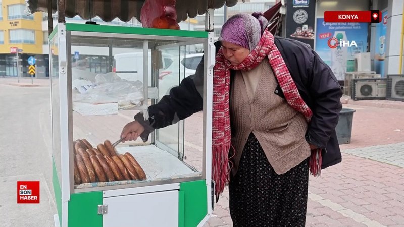 Konya'da evin geçimine katkı için başladı, 58 yaşında simitçi teyze oldu 1 konyada evin gecimine katki icin basladi 58 yasinda simitci teyze oldu Hnwq7LTU