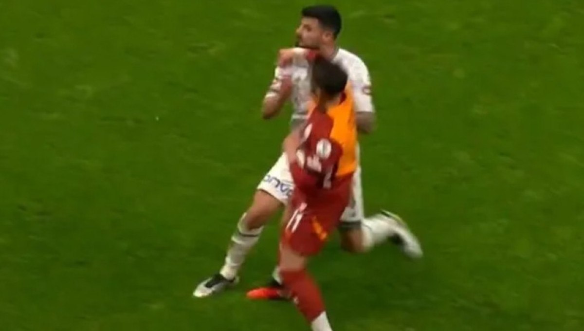 konyaspordan galatasaray macinda kirmizi kart itirazi 1 Da7F8qBY