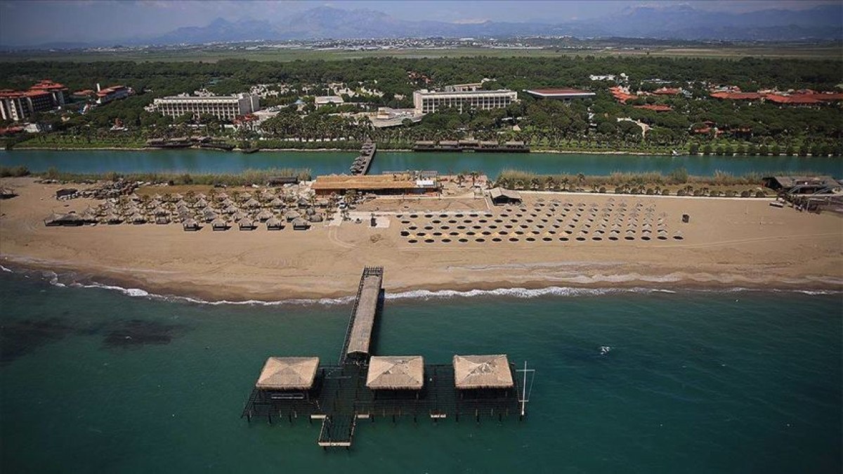 kultur ve turizm bakanligi yetkilileri 4 bin 380 turizm tesisi eksiklikler nedeniyle kapatildi 1 QAlSTaY1