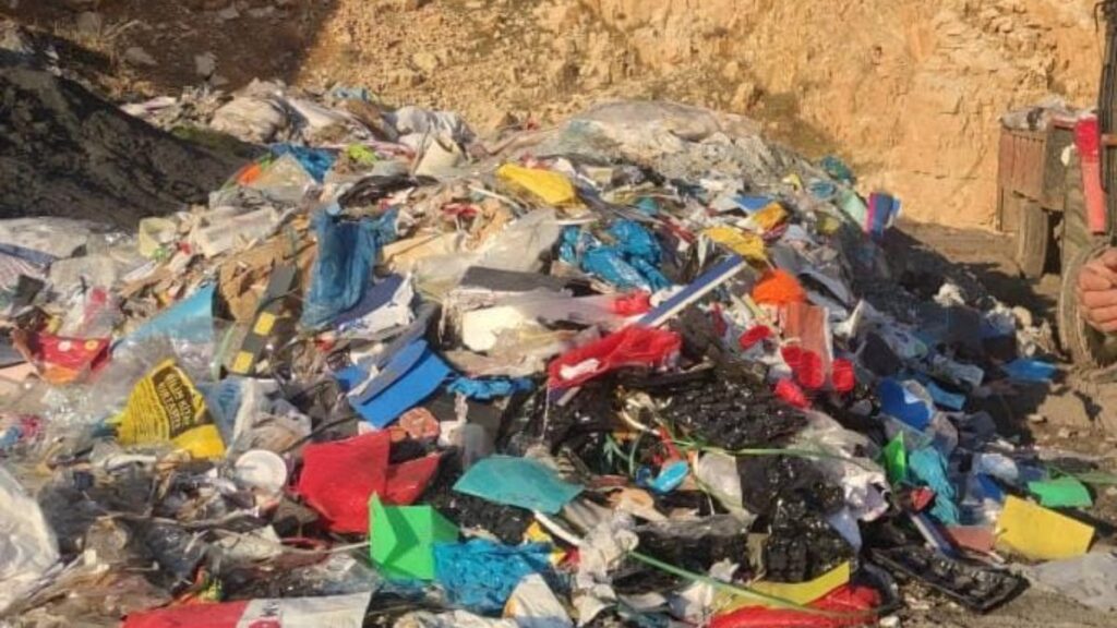 mardinde demli artuklu belediyesi kacak cop dokerken sucustu yakalandi GW5mlxVb