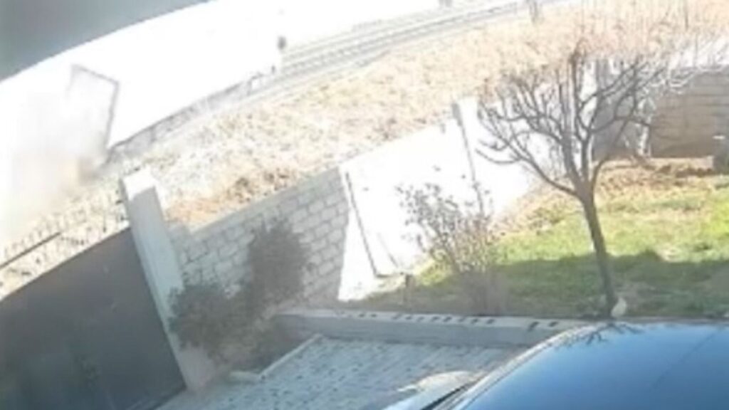 mardinde peynir yuklu tir devrildi DeirfhjB
