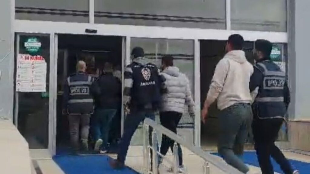mersinde denetim yerlerini ifsa eden supheliler yakalandi Hcgu9Hvm