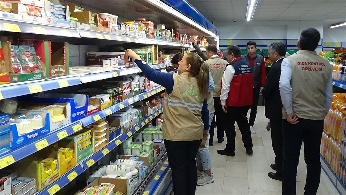 mersinde limon suyu gorunumlu urunler denetlendi 0 Q7YiJmiM