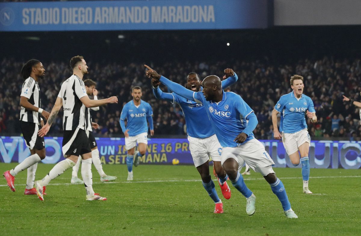 napoli iki golle kazandi juventus namaglup unvanini kaybetti 1 D8I27Ibm