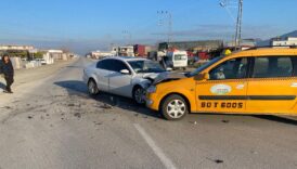 osmaniyede otomobil ile ticari taksi carpisti 2 yarali M1LQ6SMZ