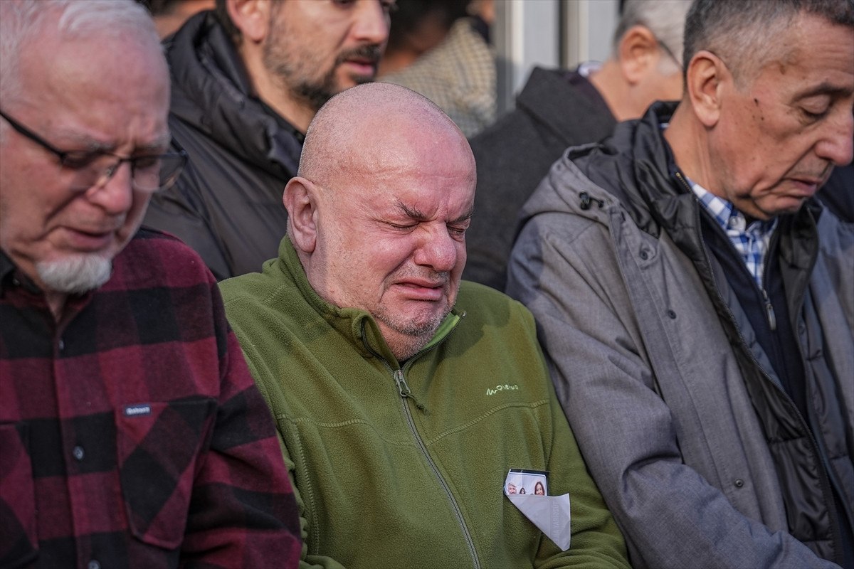 otel yangininda hayatini kaybeden tuzgiray ailesinin cenazesi bursada defnedildi 5 9PsD9EXz