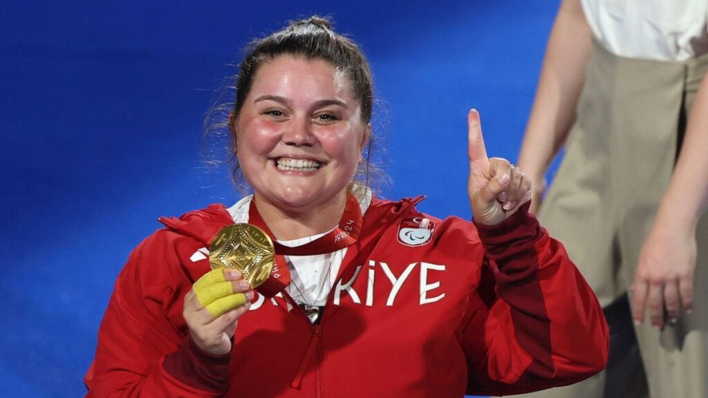 oznur cure girdi yilin paralimpik kadin sporcusu secildi vspWcETm
