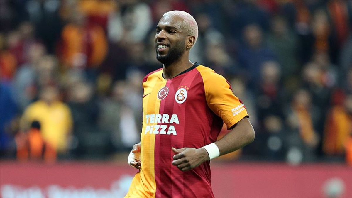 ryan babel besiktas ve galatasaray taraftarini karsilastirdi 0 vspZRNay