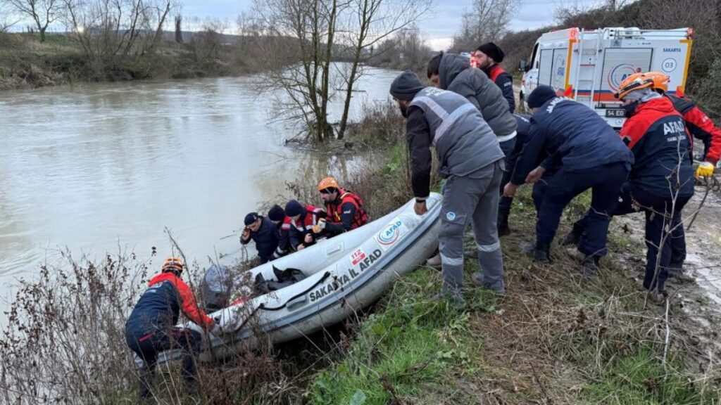 sakaryada nehirde bulunan ceset 24 yasindaki gence ait cikti WKftDPUD