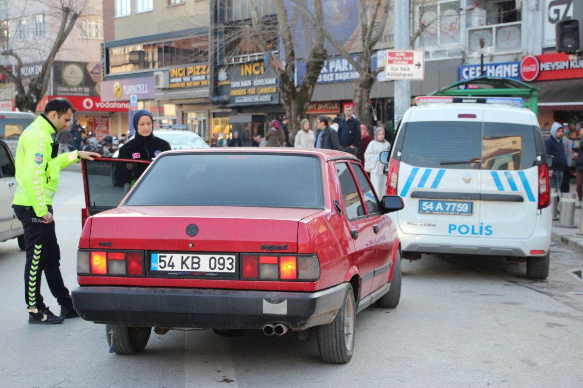 sakaryada polis ekiplerinden trafik denetimi 0 XT38SSfl