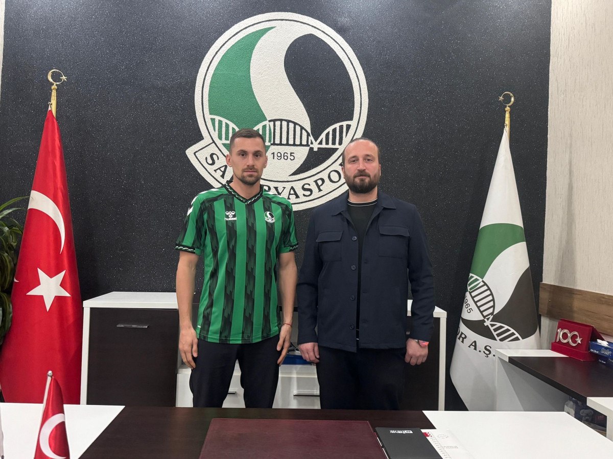 sakaryaspor burak altiparmaki kadrosuna katti 0 seGLKhRb