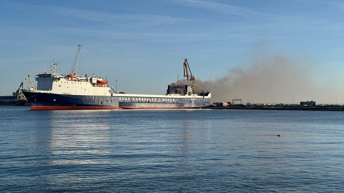 samsun limaninda bulunan gemide yangin 0 lV1tpCcB