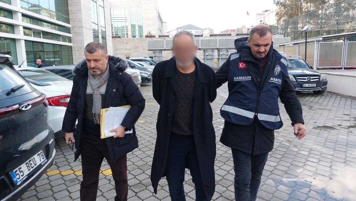 samsunda yolcu otobusunde universite ogrencisinin cuzdanini caldi 0 vCzSrQr3