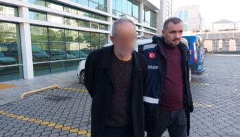 samsunda yolcu otobusunde universite ogrencisinin cuzdanini caldi 5yGnvKx1