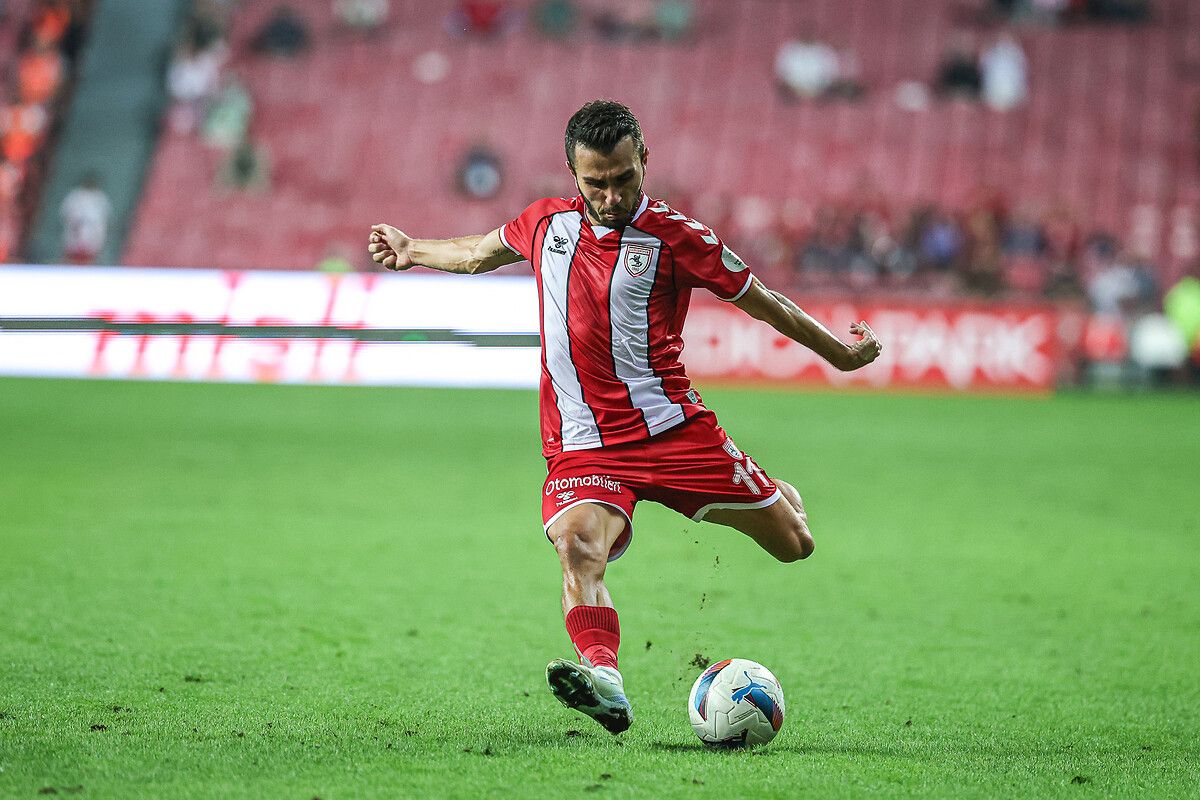 samsunsporda emre kilincta kirik var 0 ztOZGW8j