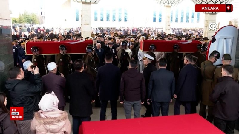 Şehit Astsubay Üstçavuş Ufuk Akıncı, Ankara'da son yolculuğuna uğurlandı 1 sehit astsubay ustcavus ufuk akinci ankarada son yolculuguna ugurlandi RlbUF5X5