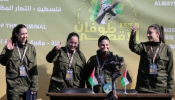 serbest birakilan israilli kadin askerler hamasa tesekkur etti BAP8DkHQ