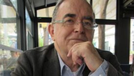 siirsel estetigi yasamin gercekligiyle bulusturan yazar ali cengizkan U8Q4UlF1
