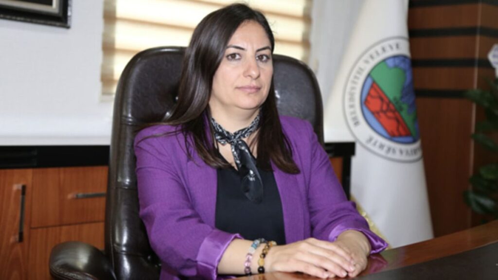 siirt belediye baskanina teror orgutu uyeliginden hapis cezasi U77Tkc43