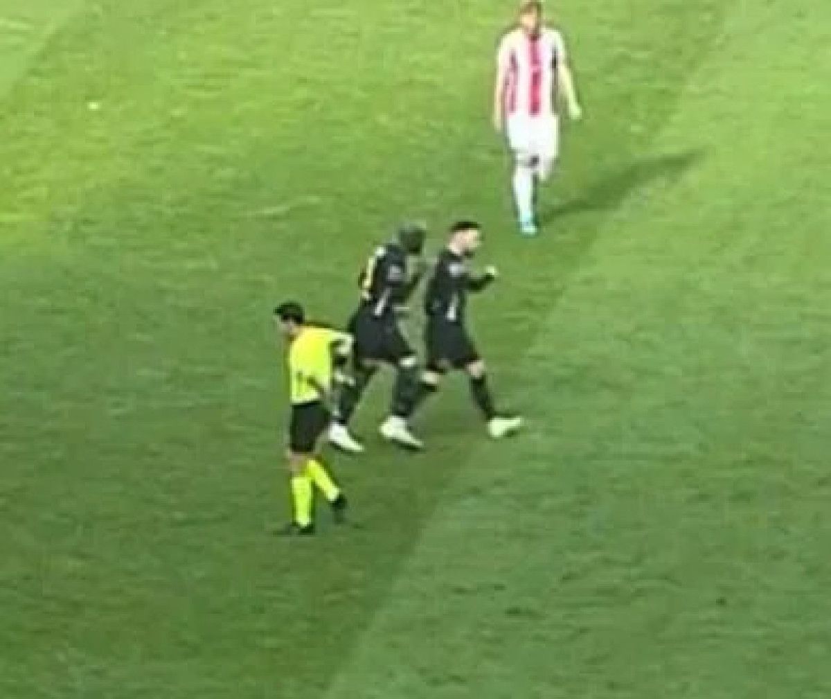 super ligde ilginc kirmizi kart bahoken takim arkadasina fiziki mudahalede bulundu 1
