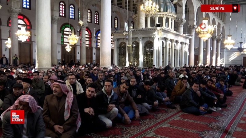 Suriyeliler bir kez daha Cuma namazı için Emevi Camii’nde 1 suriyeliler bir kez daha cuma namazi icin emevi camiinde